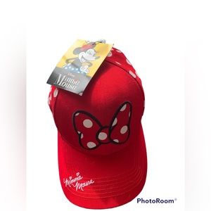 NWT/Ladies Minnie Mouse Disney hat! Ladies size.